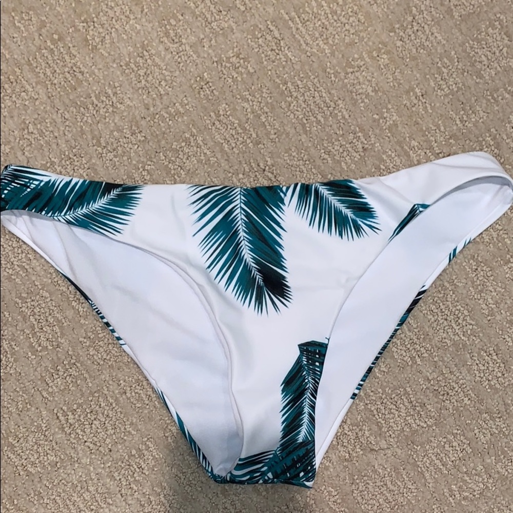 Leaf pint bikini bottoms
